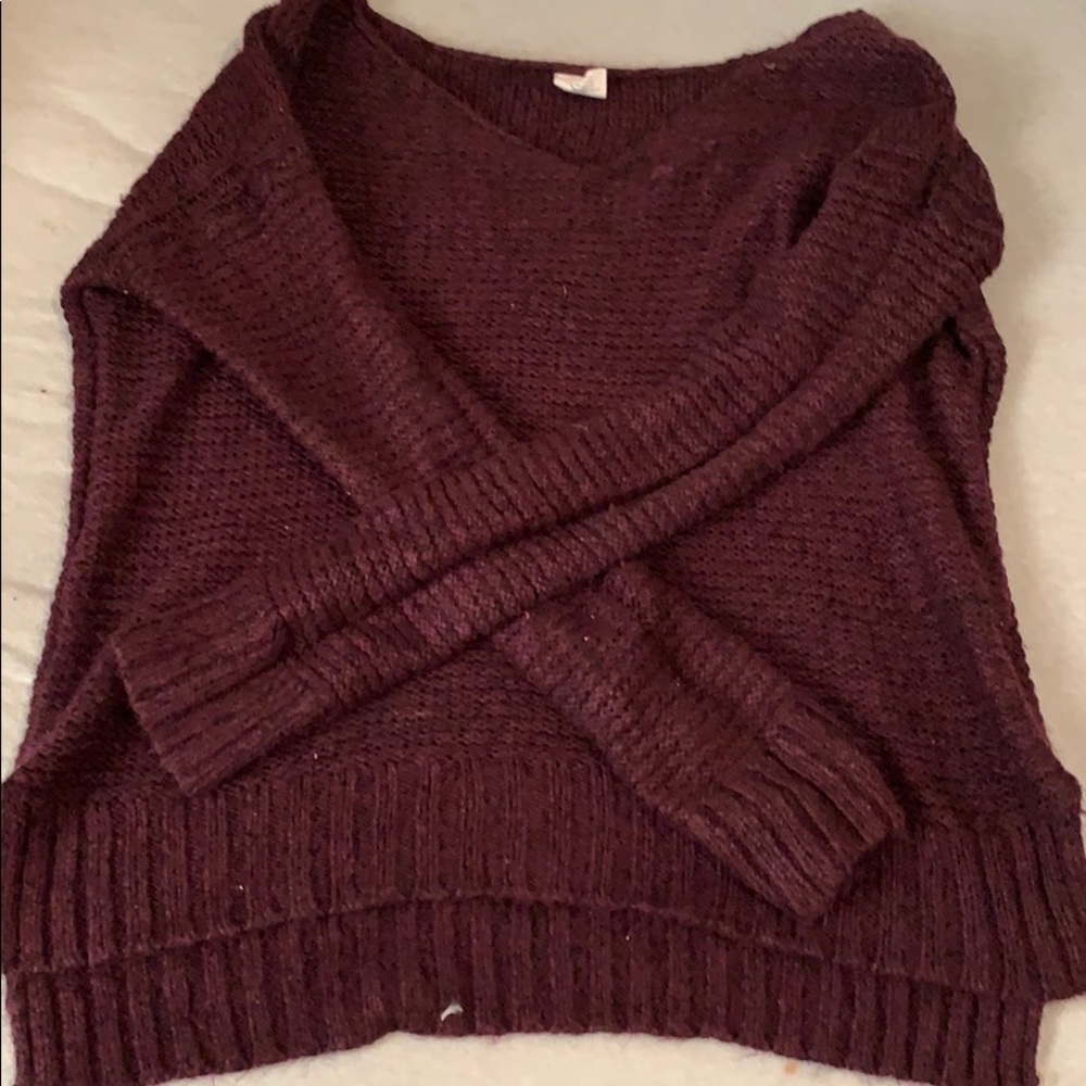 Maroon knitted sweater